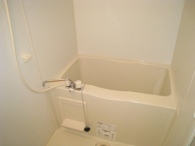 バス・シャワールーム　同物件、別号室のものです