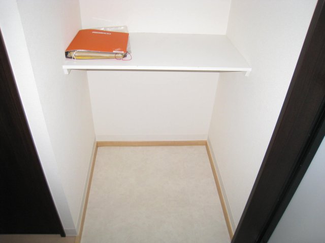 収納　同物件、別号室のものです