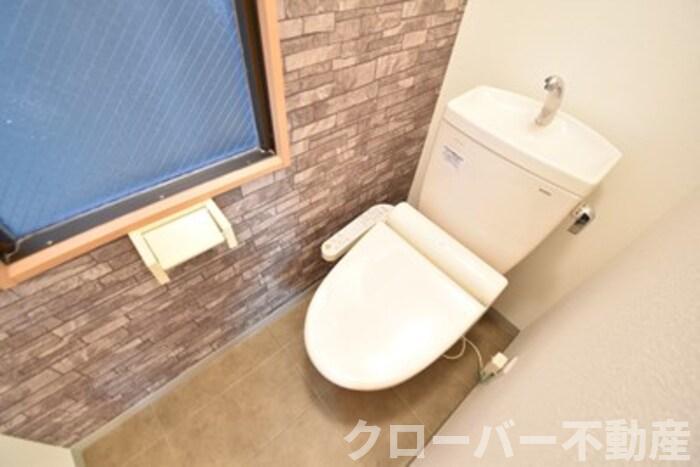 トイレ　温水洗浄暖房便座