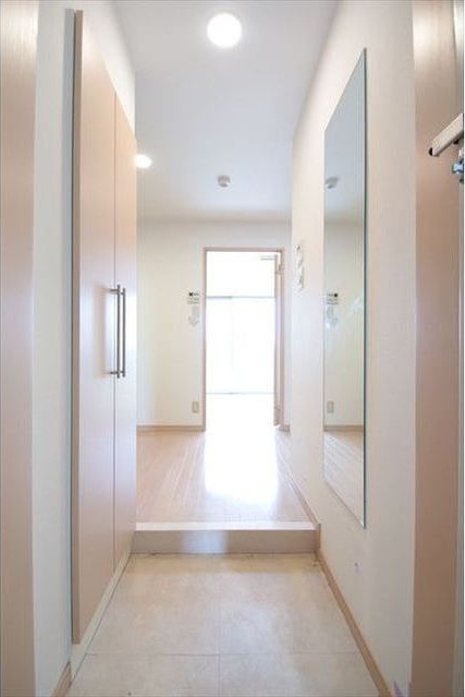 玄関　■モニタ付インターホン付き玄関■シューズラック■ダウンライト