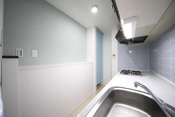 キッチン　※写真は同じマンションの違う部屋のものになります。