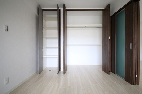 収納　※写真は同じマンションの違う部屋のものになります。