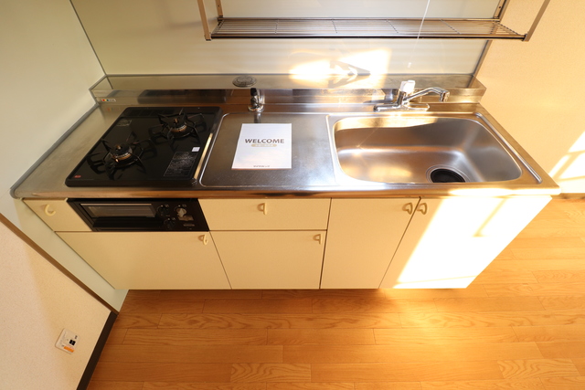 キッチン　ガスコンロ２口＆グリル付き