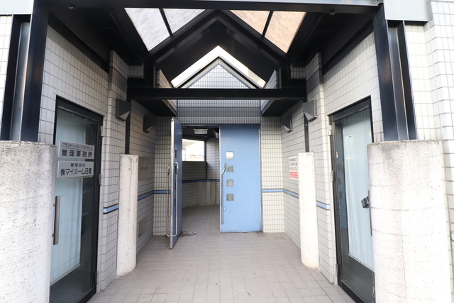 エントランス　マンション入り口