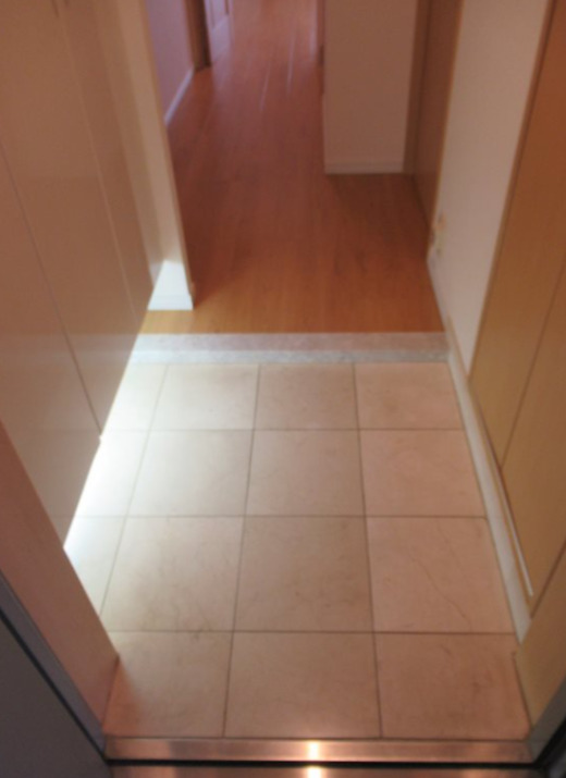 玄関　Ｄ’クラディア横浜白楽