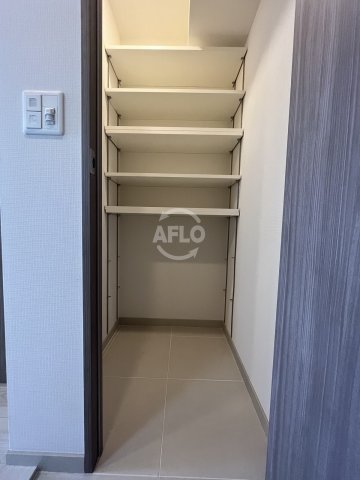 収納　レジュールアッシュ京橋ファーストステージ　シューズインクロー