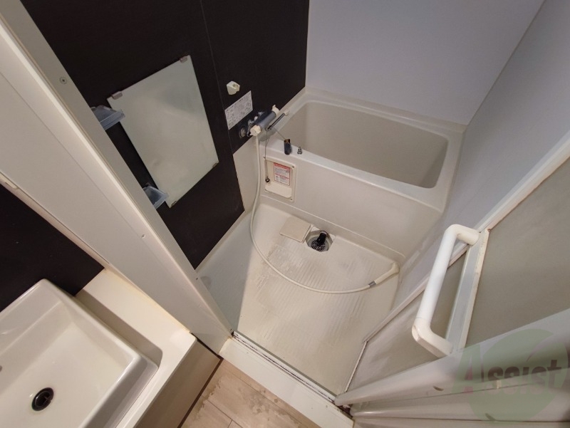 バス・シャワールーム　お風呂になります。一日の疲れを癒してくださいね。