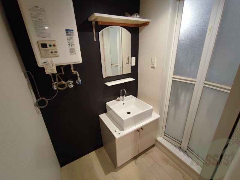 洗面設備　こちらに洗面台があります。朝の洗顔はこちらで。