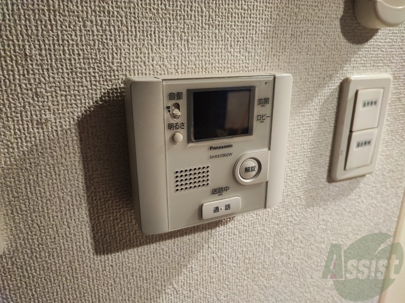 セキュリティ　ＴＶモニター付インターホンです。来客者の顔が見えるので安心！