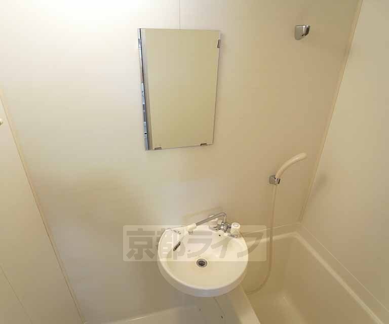 洗面設備　浴室に洗面台があります。