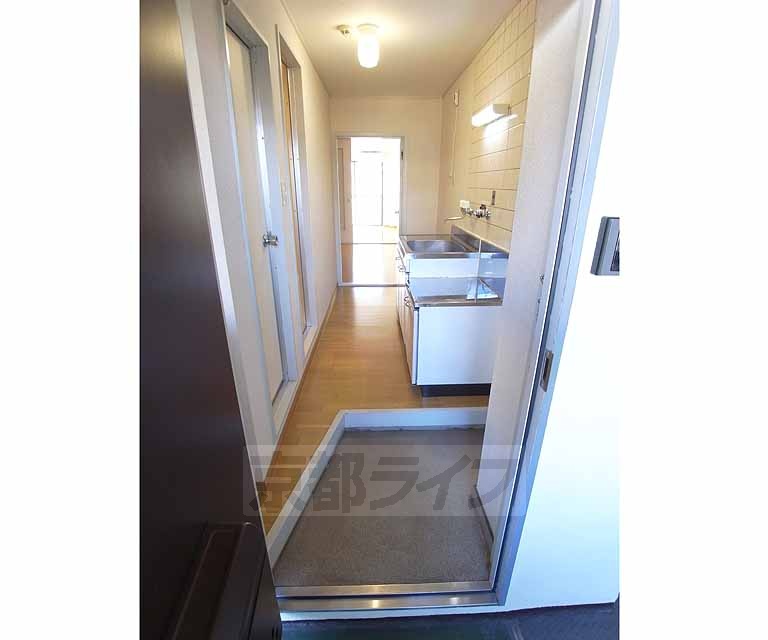 玄関　明るく感じる玄関ですね。