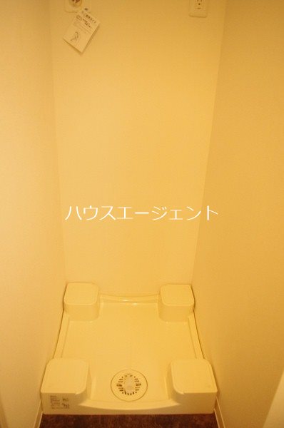 洗面設備　室内洗濯機置き場です。※参考画像
