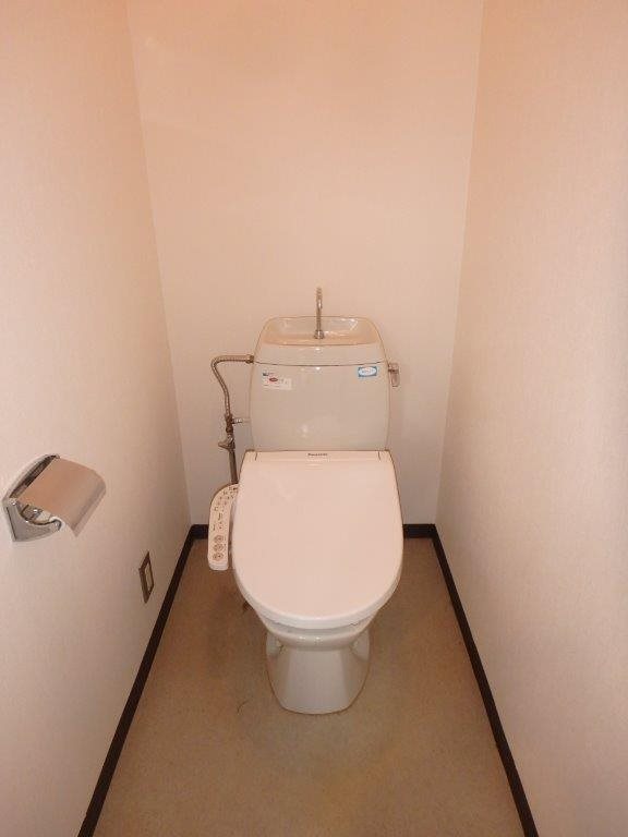 トイレ　温水洗浄便座