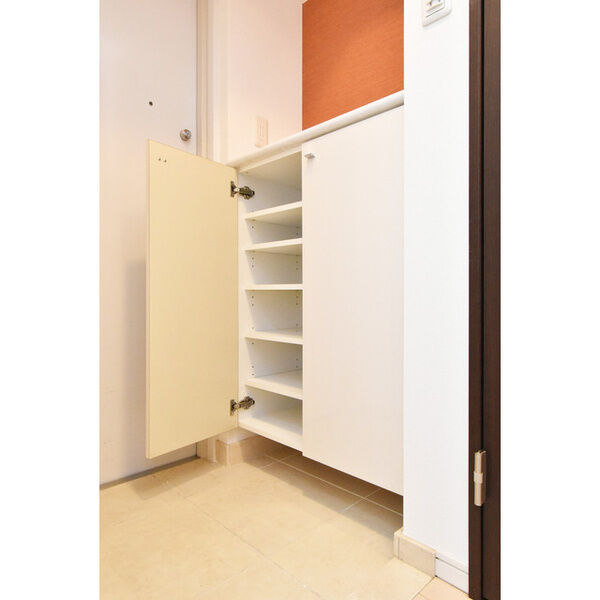 収納　イメージとして同建物他部屋を表示しています