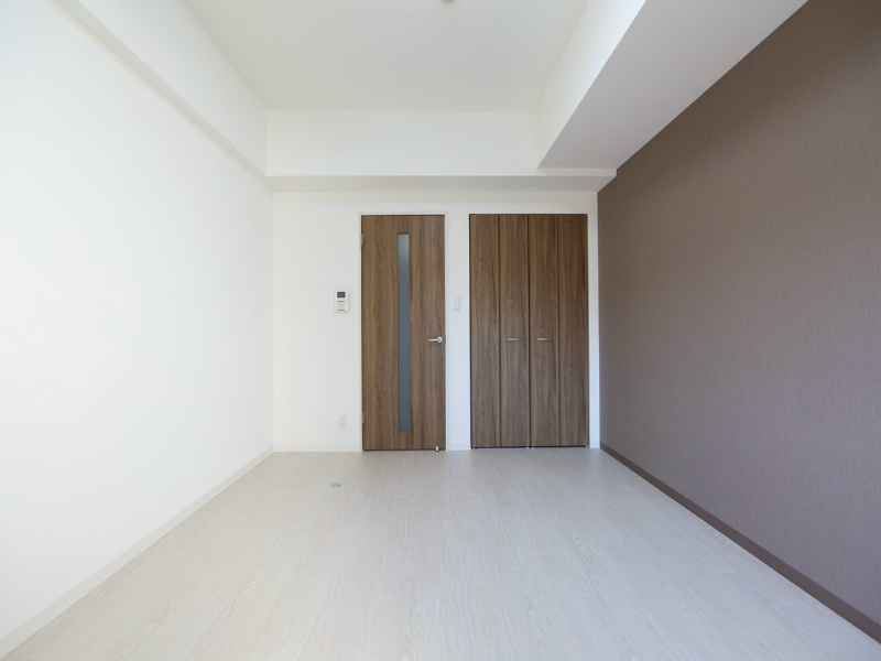 その他　洋室8.5帖　クローゼット付（収納充実してます）