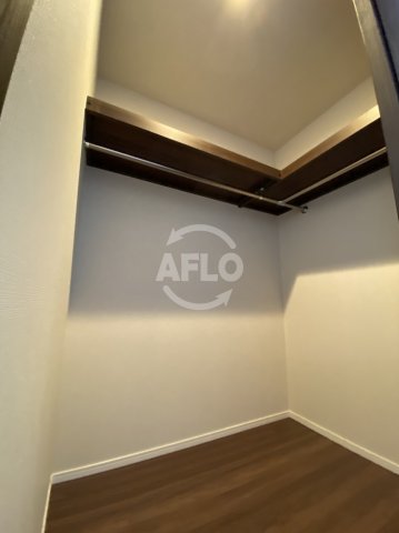 収納　大阪ひびきの街ザ・サンクタスタワー　ウォークインクローゼット