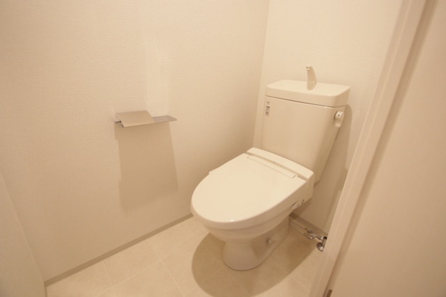 トイレ　※別室の参考写真の為、現況優先です。