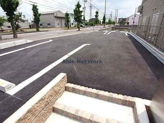 駐車場　駐車場