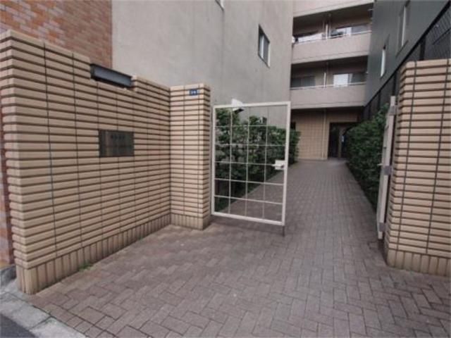 エントランス　清潔なエントランスです