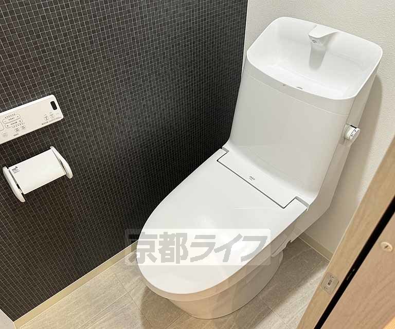 トイレ　ウォシュレット付き