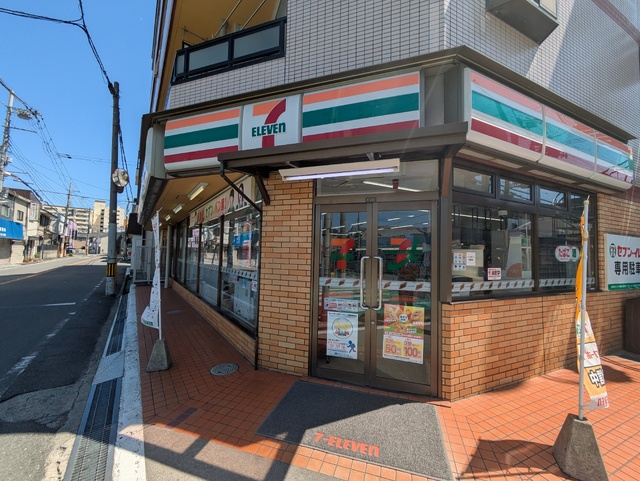 コンビニ　セブンイレブン萱島南寝屋川店（コンビニ）まで700m