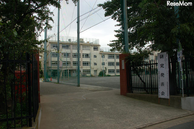 中学校　豊島区立千川中学校（中学校）まで345m