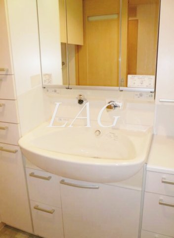 洗面設備　独立洗面台です。