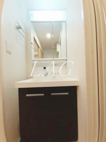 洗面設備　独立洗面台です。