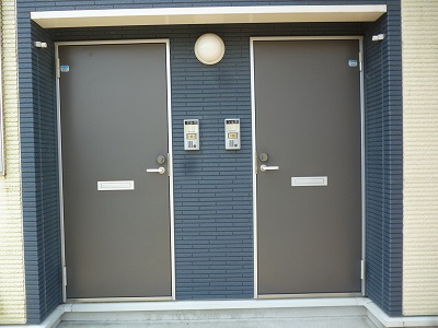 玄関　玄関前から