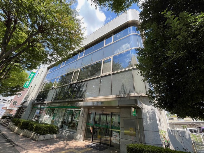 銀行　埼玉りそな銀行入間支店（銀行）まで120m