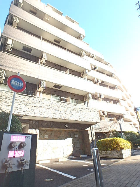 建物外観　落ち着いた雰囲気の外観です