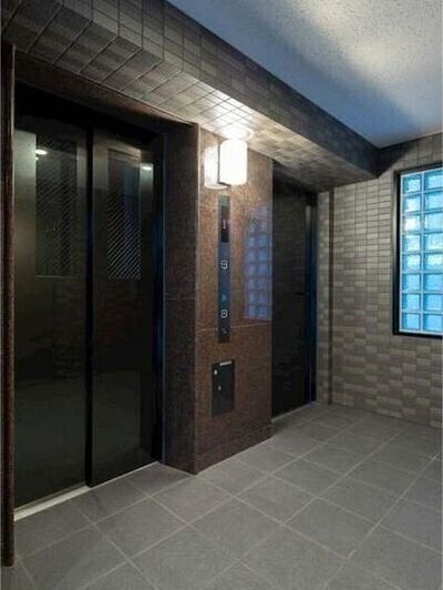 ロビー　オートロック完備