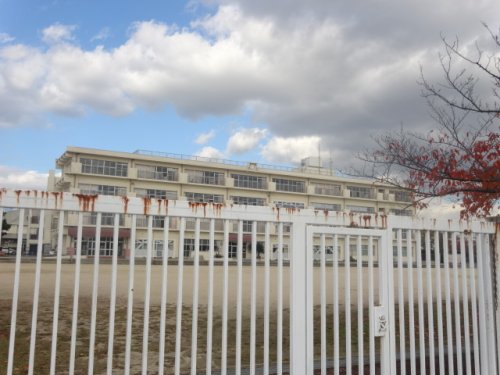 小学校　宝塚市立高司小学校（小学校）まで509m