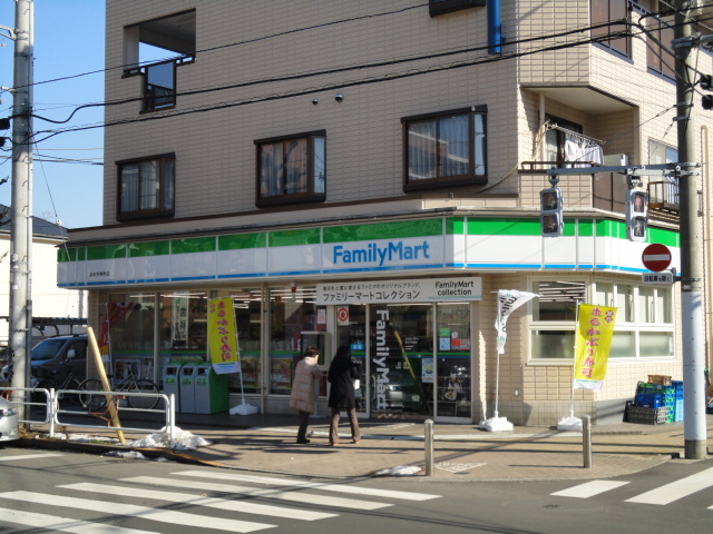 コンビニ　ファミリーマート（コンビニ）まで315m