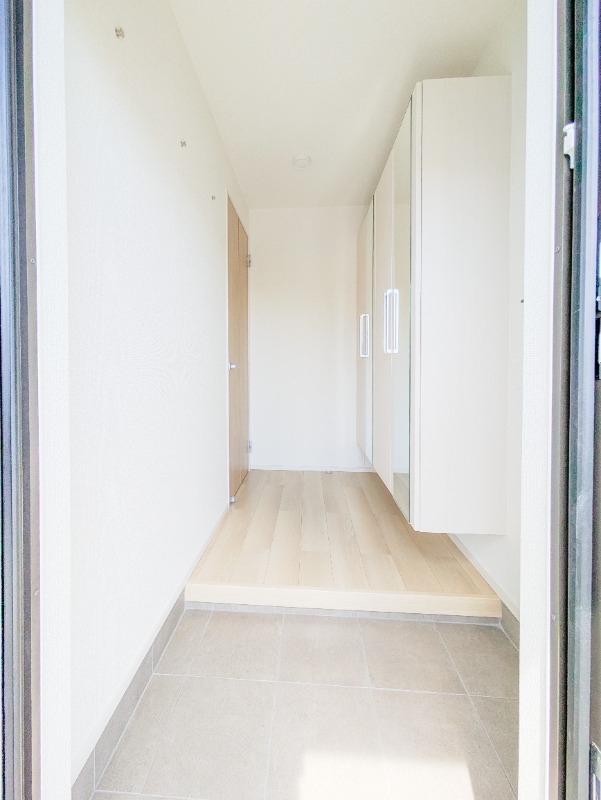 玄関　図面と現状に相違がある場合には現状を優先