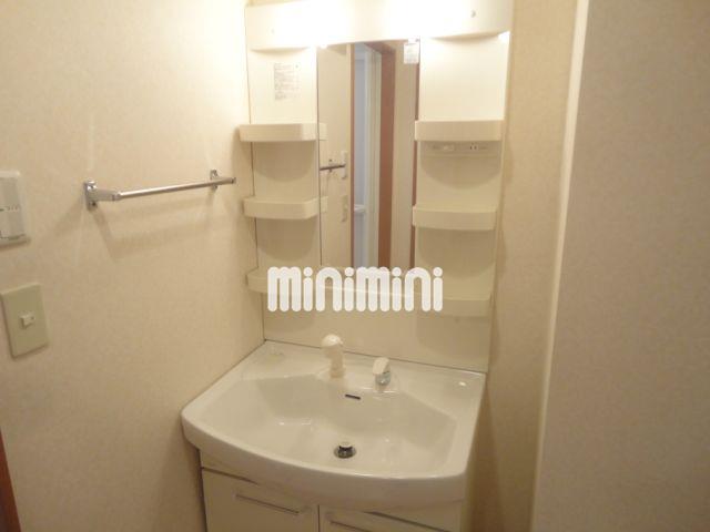 洗面設備　独立洗面台は朝の準備に便利です