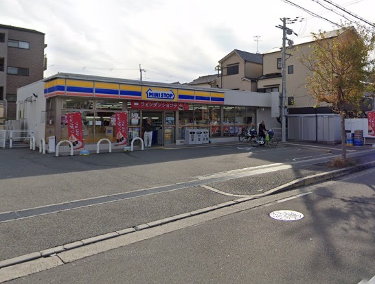 コンビニ　ミニストップ（コンビニ）まで334m