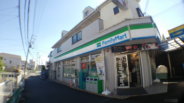 コンビニ　ファミリーマート吹田山手町四丁目店（コンビニ）まで312m
