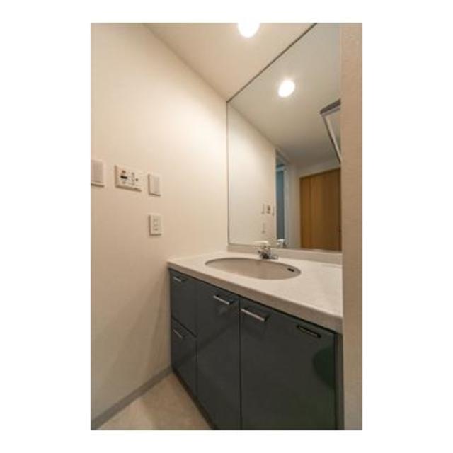 洗面設備　※写真は同タイプ住戸です。