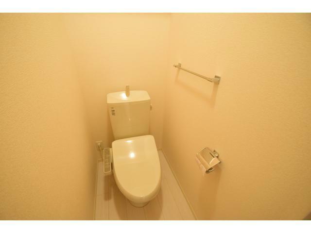 トイレ　他号室の写真になります。