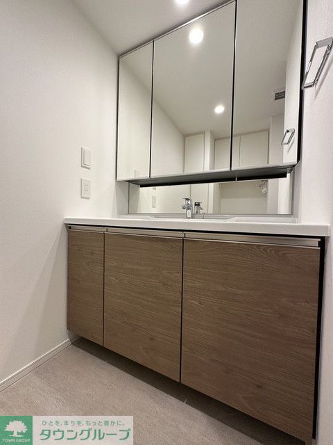 洗面設備　※写真は同タイプ住戸です。