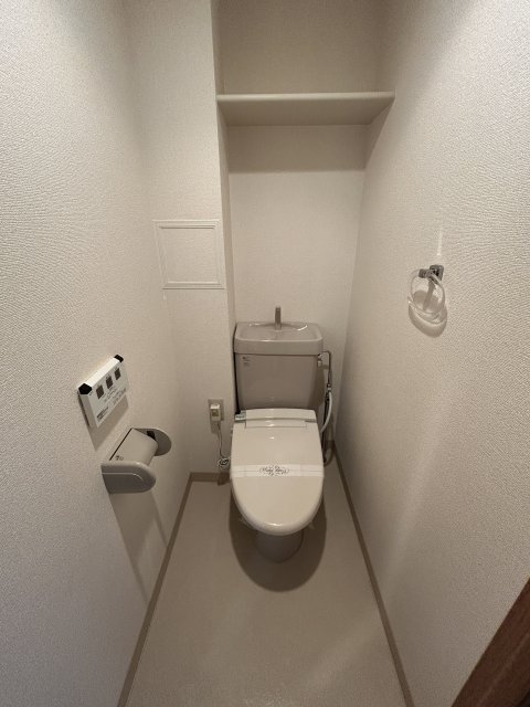 トイレ　※写真は７０４号室です