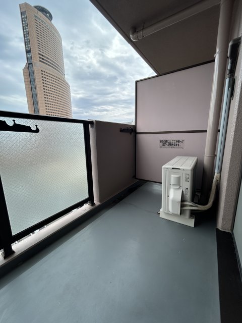バルコニー　※写真は７０４号室です