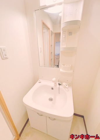 洗面設備　写真は別のお部屋です。（現況を優先してください）