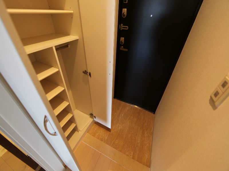 玄関　玄関　シューズボックス