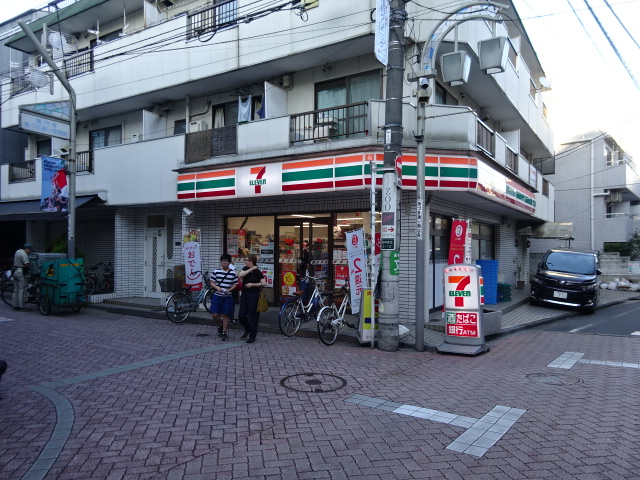 コンビニ　セブン-イレブン 杉並高円寺北２丁目店（コンビニ）まで200m