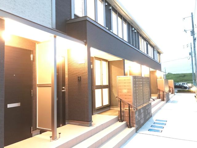 建物外観　外観写真（夜）