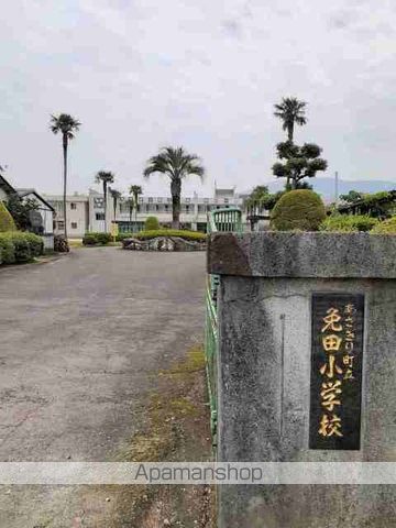 小学校　免田小学校（小学校）まで800m