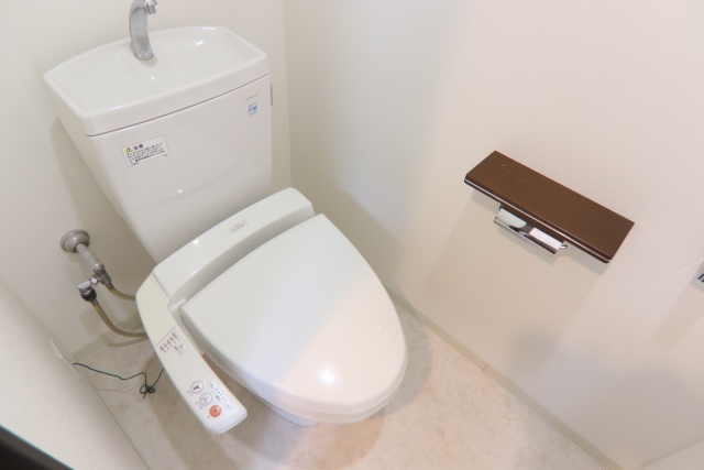 トイレ　※別室の参考写真の為、現況優先です。