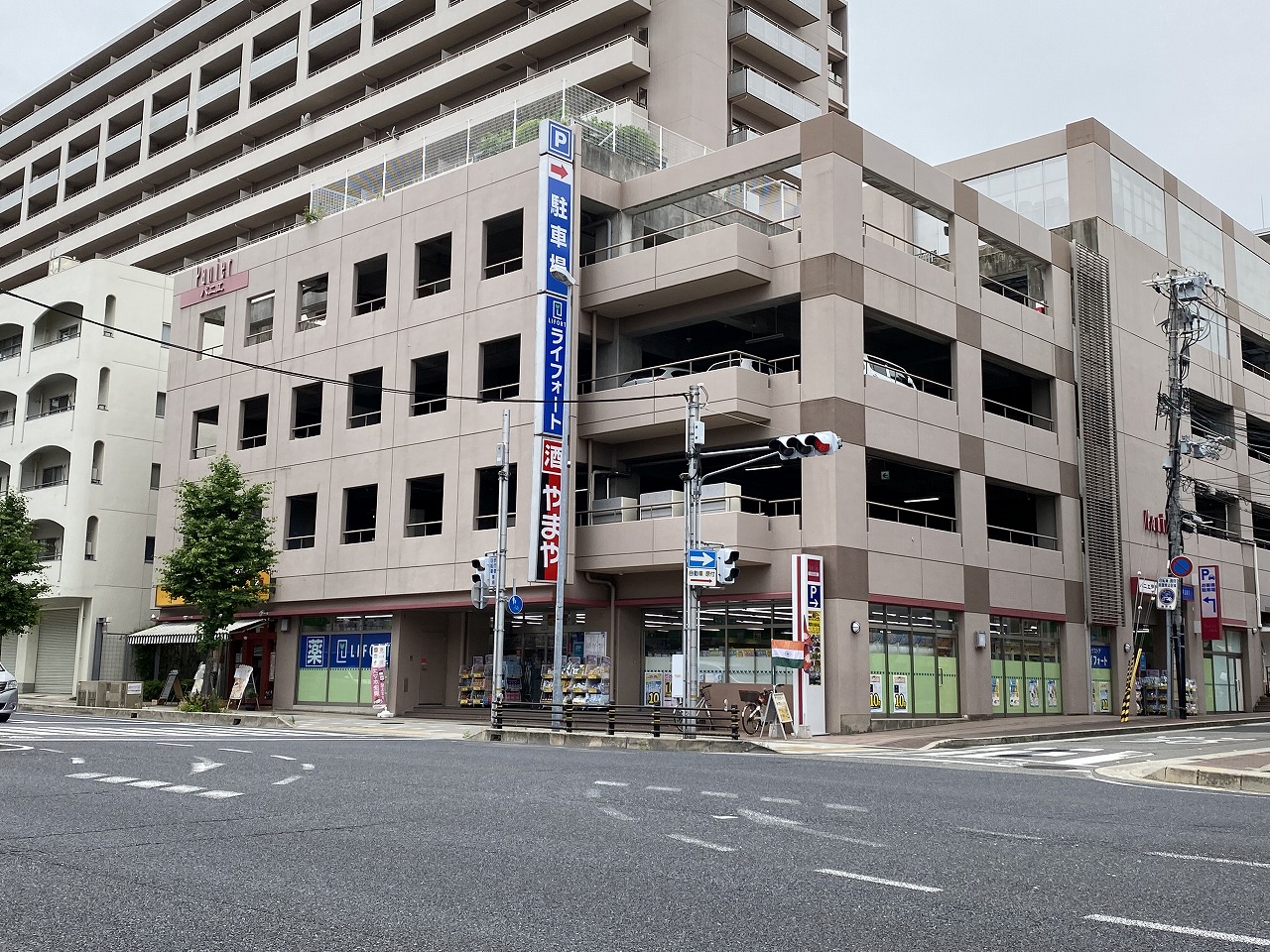 ドラックストア　ディスカウントドラッグコスモスパニエ六甲店（ドラッグストア）まで330m